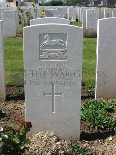 MONT HUON MILITARY CEMETERY, LE TREPORT - HEWSON, W