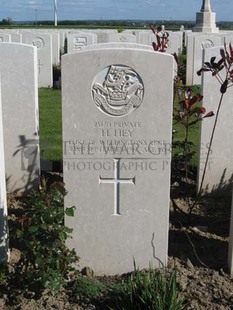 MONT HUON MILITARY CEMETERY, LE TREPORT - HEY, HARRY