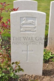 MONT HUON MILITARY CEMETERY, LE TREPORT - HILL, THOMAS