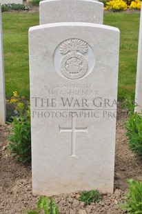 MONT HUON MILITARY CEMETERY, LE TREPORT - HILLIAR, WILLIAM GEORGE