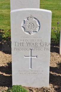 MONT HUON MILITARY CEMETERY, LE TREPORT - HILLIER, JOHN