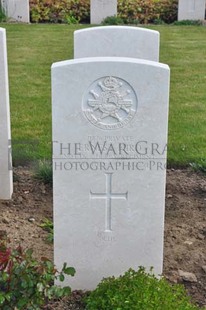 MONT HUON MILITARY CEMETERY, LE TREPORT - HIRD, ERNEST