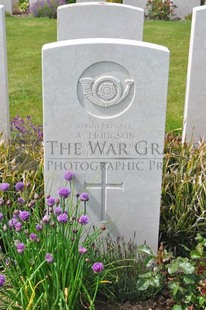 MONT HUON MILITARY CEMETERY, LE TREPORT - HODGSON, A