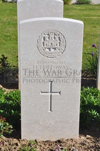 MONT HUON MILITARY CEMETERY, LE TREPORT - HOLLOWAY, H