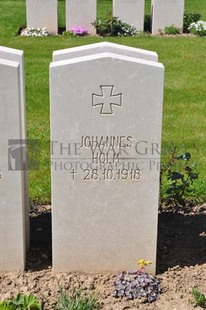 MONT HUON MILITARY CEMETERY, LE TREPORT - HOLM, JOHANNES