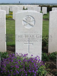 MONT HUON MILITARY CEMETERY, LE TREPORT - HOLMES, HENRY