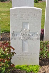 MONT HUON MILITARY CEMETERY, LE TREPORT - HOLMES, JOHN HENRY TAYLOR