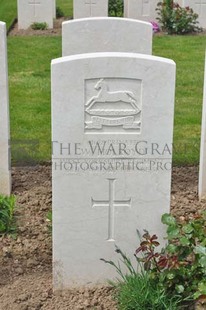 MONT HUON MILITARY CEMETERY, LE TREPORT - HOLROYD, W