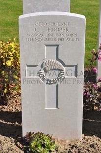 MONT HUON MILITARY CEMETERY, LE TREPORT - HOOPER, CHARLES LEONARD