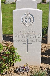 MONT HUON MILITARY CEMETERY, LE TREPORT - HOOPER, FREDK THOMAS