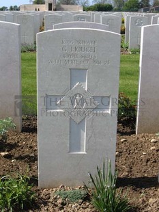 MONT HUON MILITARY CEMETERY, LE TREPORT - HOUGH, GEORGE