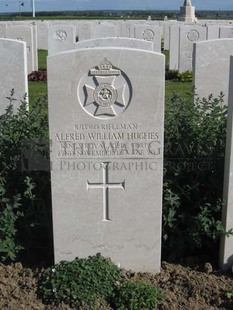 MONT HUON MILITARY CEMETERY, LE TREPORT - HUGHES, ALFRED WILLIAM