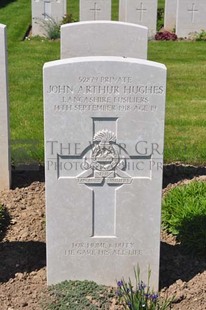 MONT HUON MILITARY CEMETERY, LE TREPORT - HUGHES, JOHN ARTHUR