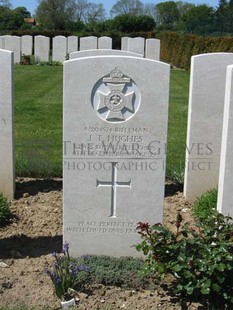 MONT HUON MILITARY CEMETERY, LE TREPORT - HUGHES, JOSEPH THOMAS