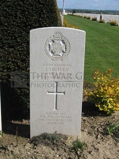 MONT HUON MILITARY CEMETERY, LE TREPORT - HUTLEY, JAMES