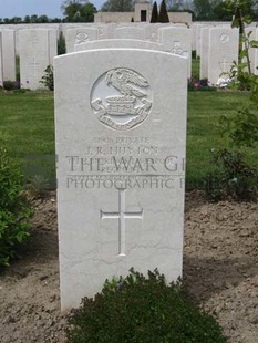 MONT HUON MILITARY CEMETERY, LE TREPORT - HUYTON, JOHN ROYLE