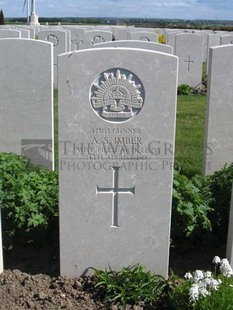 MONT HUON MILITARY CEMETERY, LE TREPORT - IMBER, ALEX SWAN