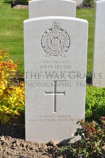 MONT HUON MILITARY CEMETERY, LE TREPORT - IRVINE, JOHN