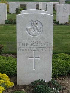 MONT HUON MILITARY CEMETERY, LE TREPORT - JANDRELL, T