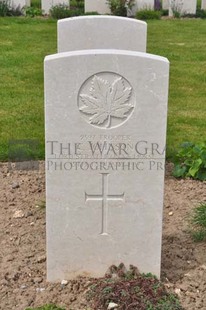 MONT HUON MILITARY CEMETERY, LE TREPORT - JOHNSON, C