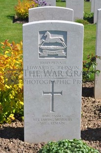 MONT HUON MILITARY CEMETERY, LE TREPORT - JOHNSON, EDWARD GILLGRESS