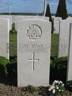 MONT HUON MILITARY CEMETERY, LE TREPORT - JOHNSON, HAROLD JAMES