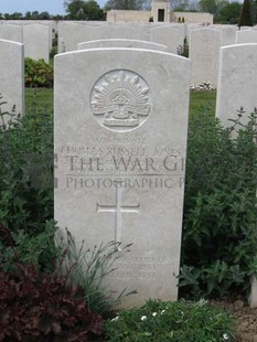 MONT HUON MILITARY CEMETERY, LE TREPORT - JONES, THOMAS RUSSELL