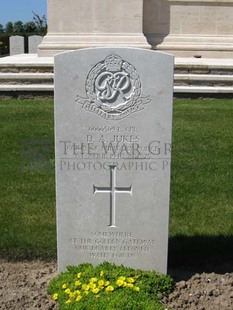 MONT HUON MILITARY CEMETERY, LE TREPORT - JUKES, DONALD ARTHUR