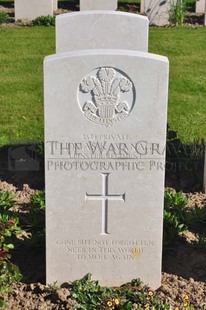 MONT HUON MILITARY CEMETERY, LE TREPORT - KAVANAGH, THOMAS