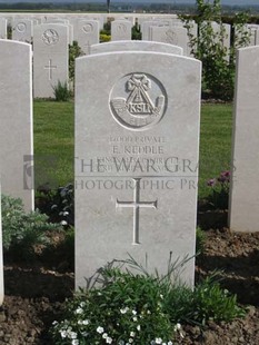 MONT HUON MILITARY CEMETERY, LE TREPORT - KEDDLE, E