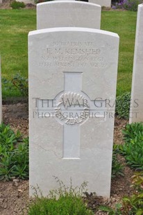 MONT HUON MILITARY CEMETERY, LE TREPORT - KEMSHED, FRANK MERVYN