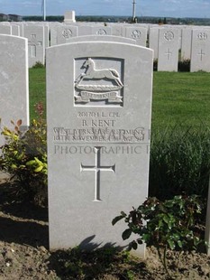 MONT HUON MILITARY CEMETERY, LE TREPORT - KENT, BENJAMIN