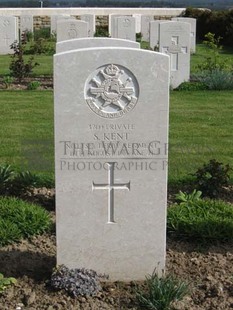 MONT HUON MILITARY CEMETERY, LE TREPORT - KENT, SIMEON