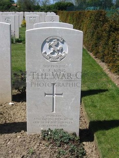 MONT HUON MILITARY CEMETERY, LE TREPORT - KING, STANLEY ALFRED