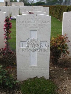 MONT HUON MILITARY CEMETERY, LE TREPORT - KINGSTON, ERNEST EDWARD