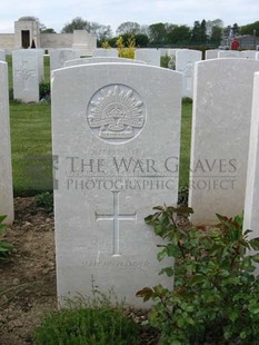 MONT HUON MILITARY CEMETERY, LE TREPORT - KINNS, PERCY CYRIL