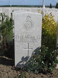 MONT HUON MILITARY CEMETERY, LE TREPORT - KNIGHT, G