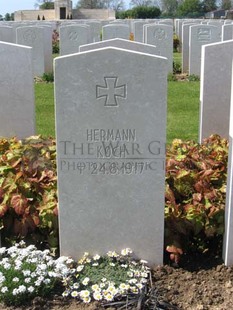 MONT HUON MILITARY CEMETERY, LE TREPORT - KOCH, HERMANN