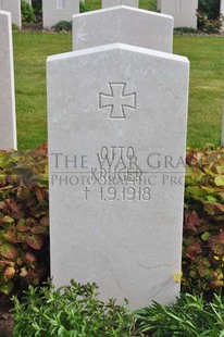 MONT HUON MILITARY CEMETERY, LE TREPORT - KRUGER, OTTO