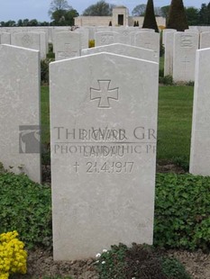 MONT HUON MILITARY CEMETERY, LE TREPORT - LANDAU, RICHARD