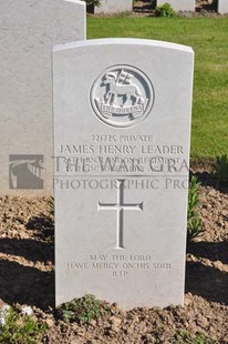 MONT HUON MILITARY CEMETERY, LE TREPORT - LEADER, JAMES HENRY