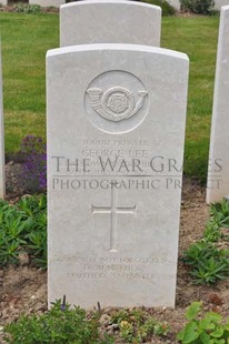 MONT HUON MILITARY CEMETERY, LE TREPORT - LEE, GEORGE