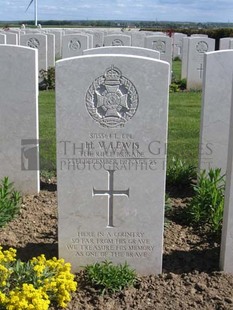 MONT HUON MILITARY CEMETERY, LE TREPORT - LEWIS, HERBERT VICTOR