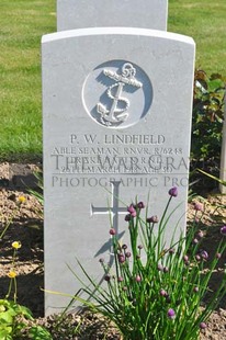 MONT HUON MILITARY CEMETERY, LE TREPORT - LINDFIELD, PERCY WILLIAM