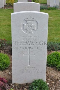 MONT HUON MILITARY CEMETERY, LE TREPORT - LITTLE, ROBERT