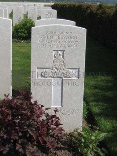 MONT HUON MILITARY CEMETERY, LE TREPORT - LITTLEWOOD, GEORGE