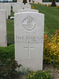 MONT HUON MILITARY CEMETERY, LE TREPORT - LODGE, C