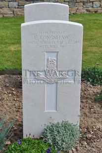 MONT HUON MILITARY CEMETERY, LE TREPORT - LONGSHAW, E