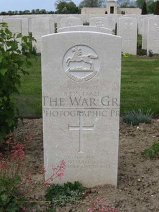 MONT HUON MILITARY CEMETERY, LE TREPORT - LOSH, JOHN