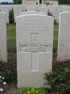 MONT HUON MILITARY CEMETERY, LE TREPORT - LOWE, WILLIE